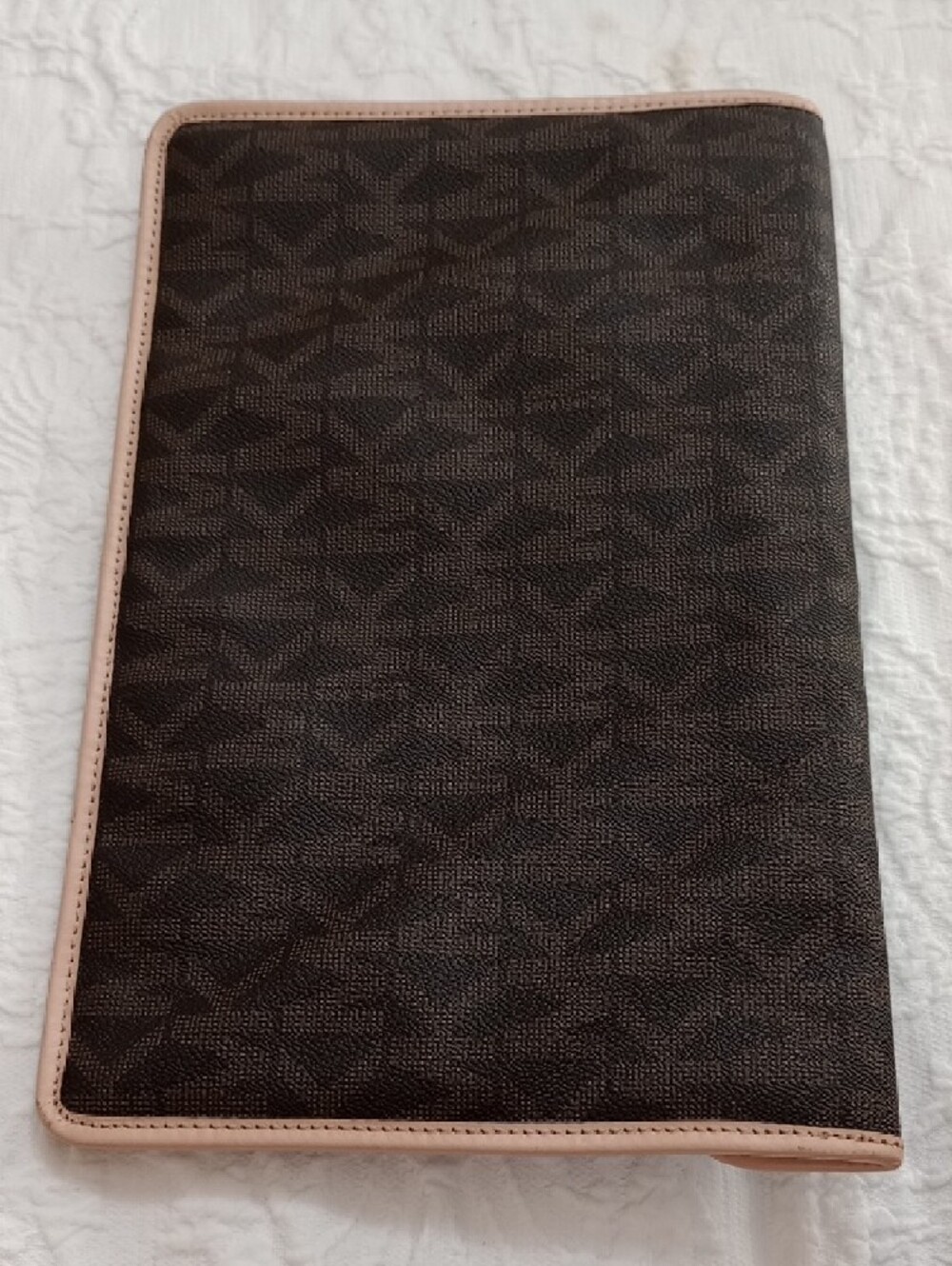 MICHAEL KORS Monogram Envelope Clutch with Tan Leather Trim - Picture 6 of 10